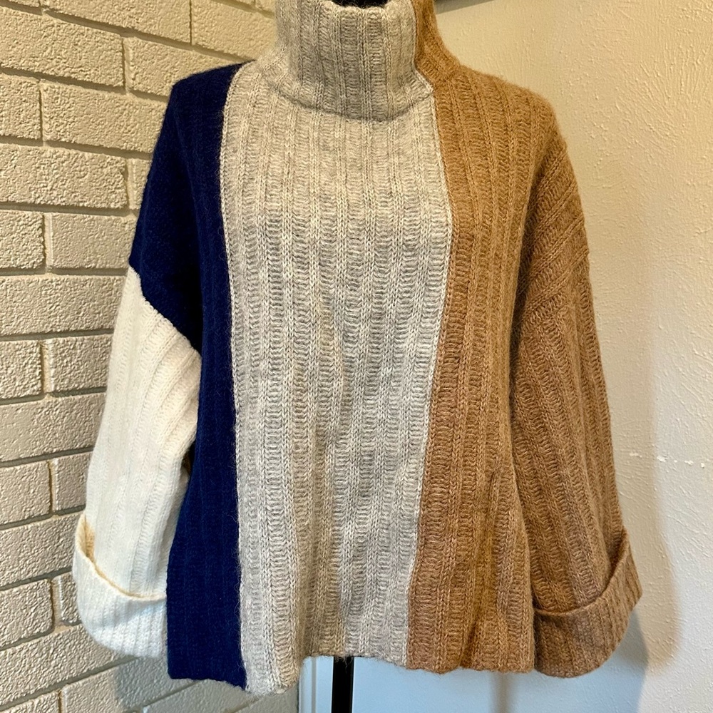 Eleven Six Talia Color Block Women's Sweater/ Poncho XS/S